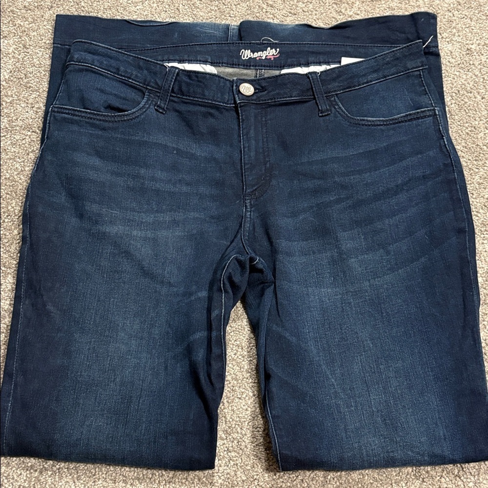 Wrangler Dark Trouser Jeans - Picture 3 of 6